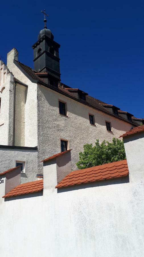 Schloss Weichs Zu Regensburg Mit 2Schlafzimmer Parkplatz Internet 75Qm Zentrum Exterior photo
